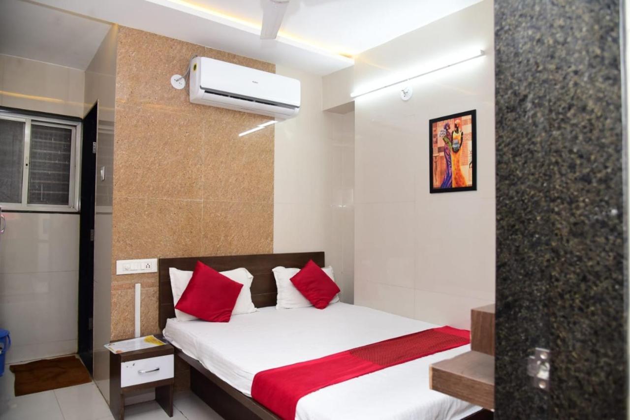 Nivant Lodge Solapur Bagian luar foto