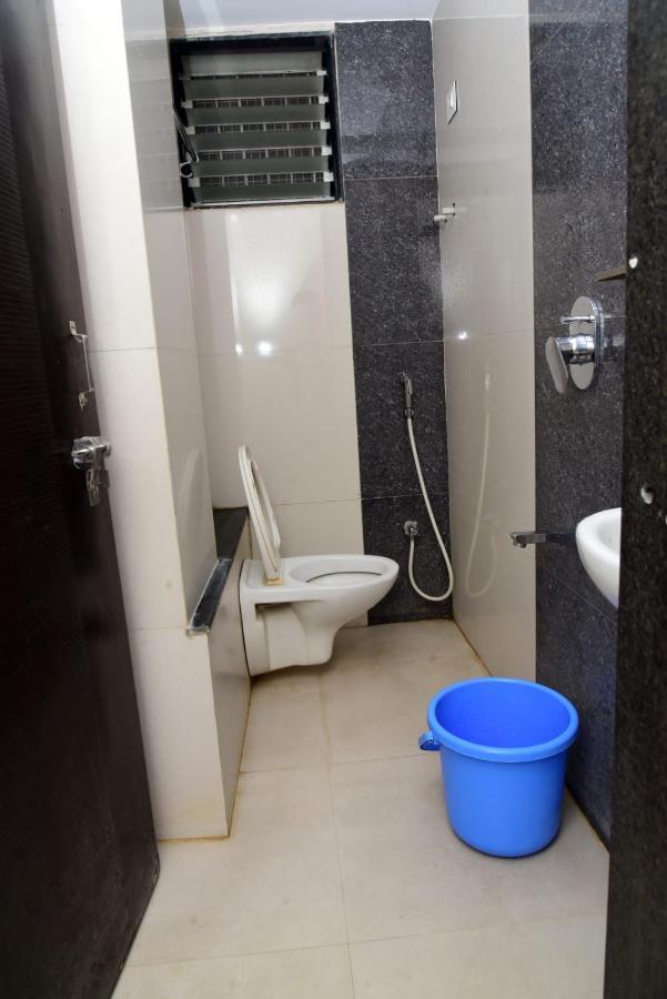 Nivant Lodge Solapur Bagian luar foto